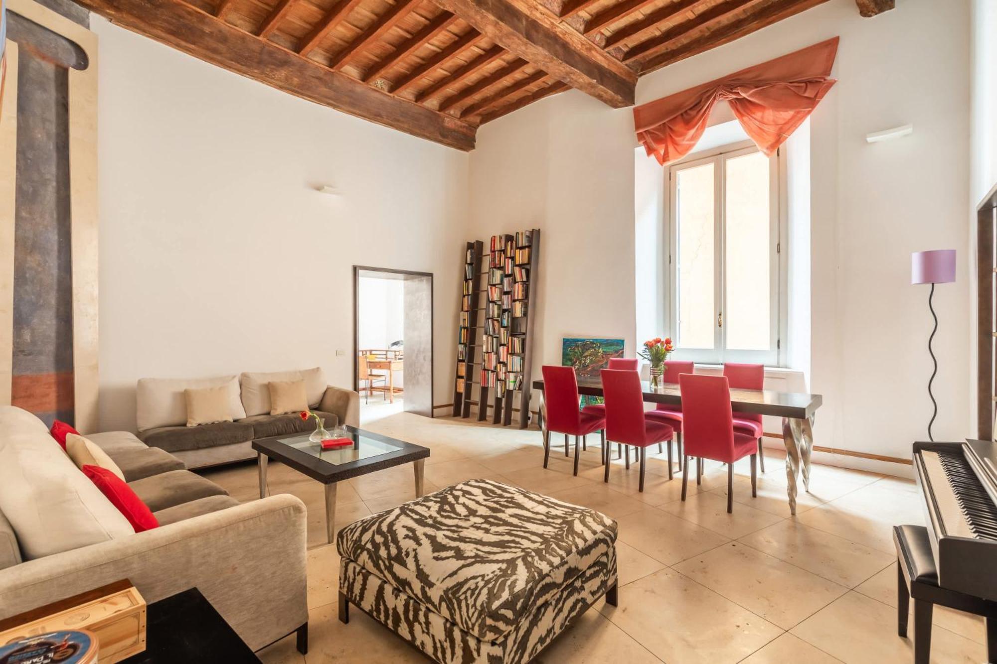 Navona Stylish - Up To 5 People