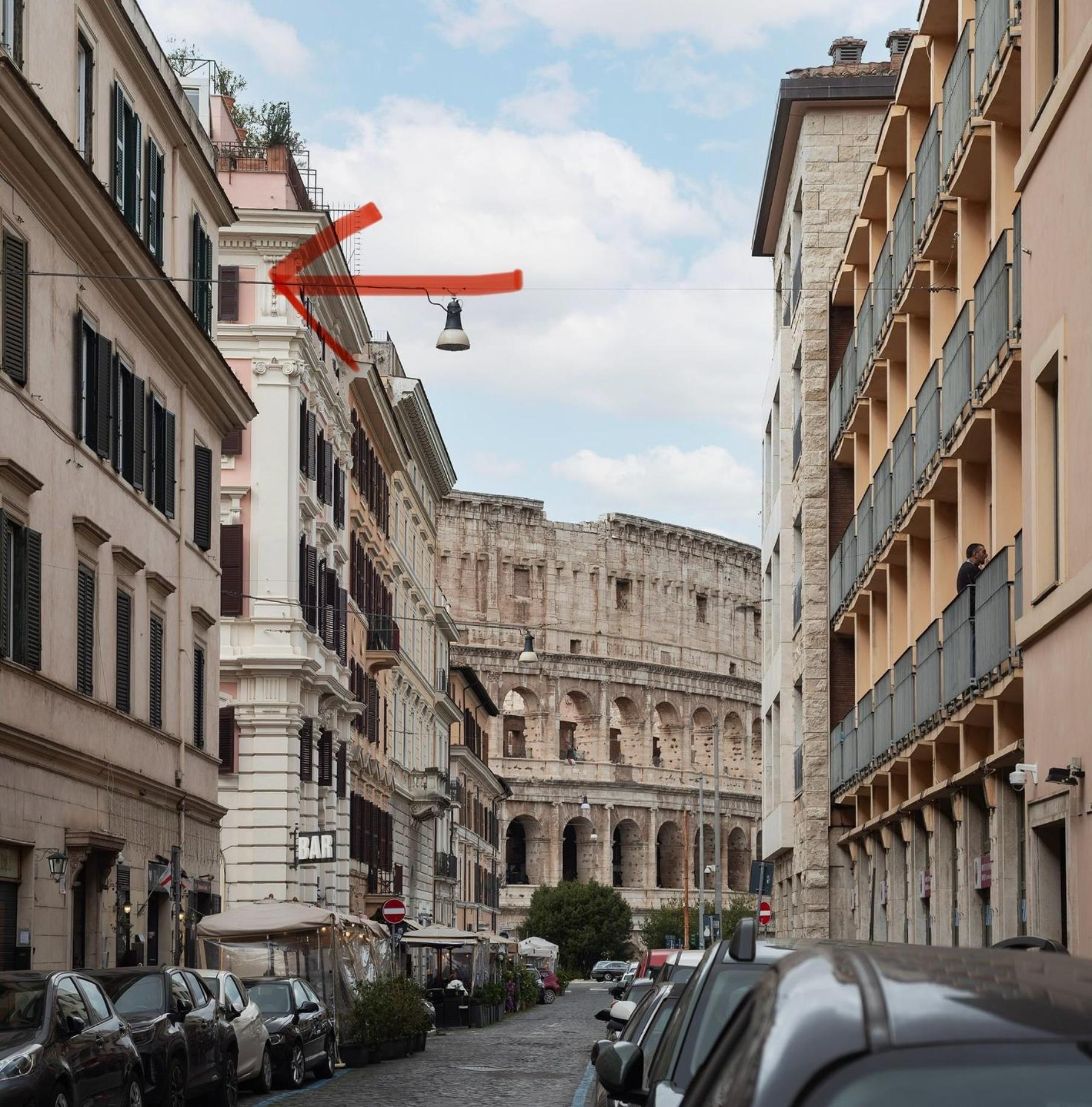 Apartment Alma At Colosseum Luxury Overlooking Colosseo Rome