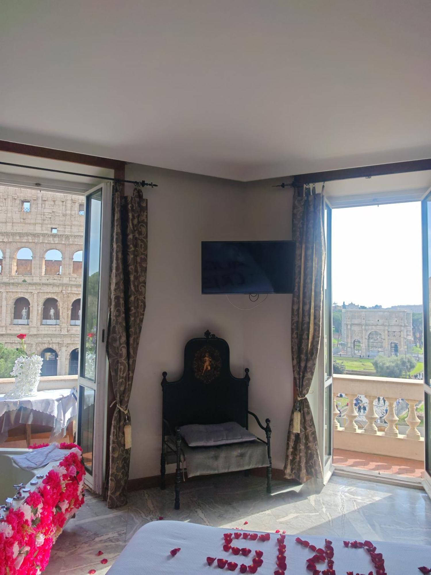 View Colosseo From Jacuzzi