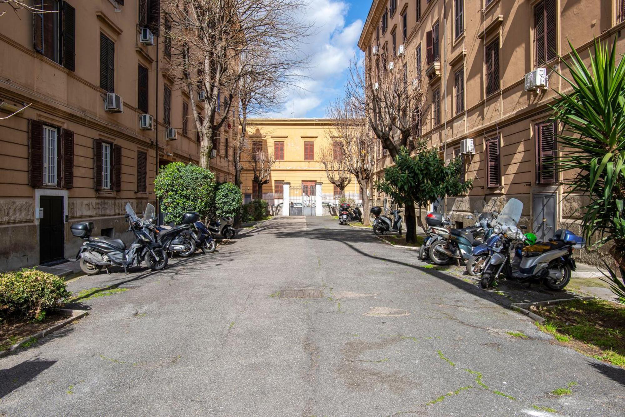 Apartment Urban Oasis Metro B Piramide - 2 Subway Stations From Colosseo Rome
