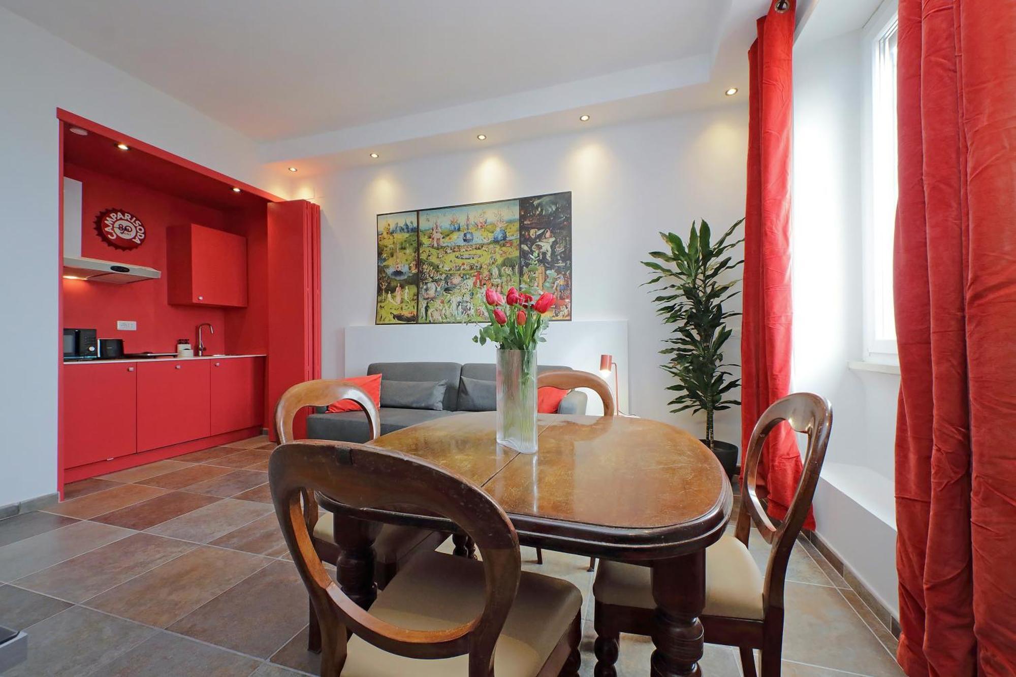 Apartment Suity I Monkeys *