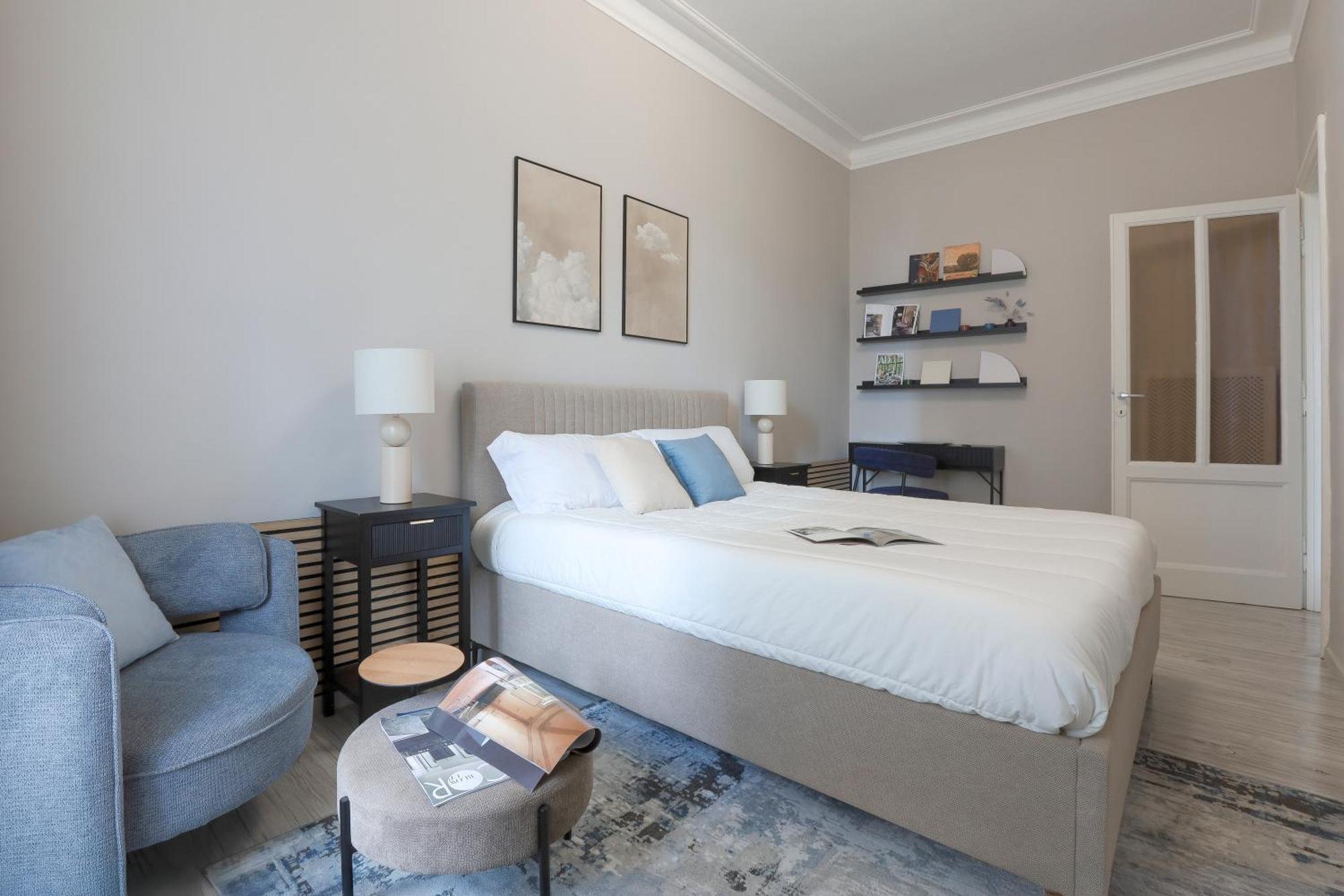 Piramide Deluxe Apartment
