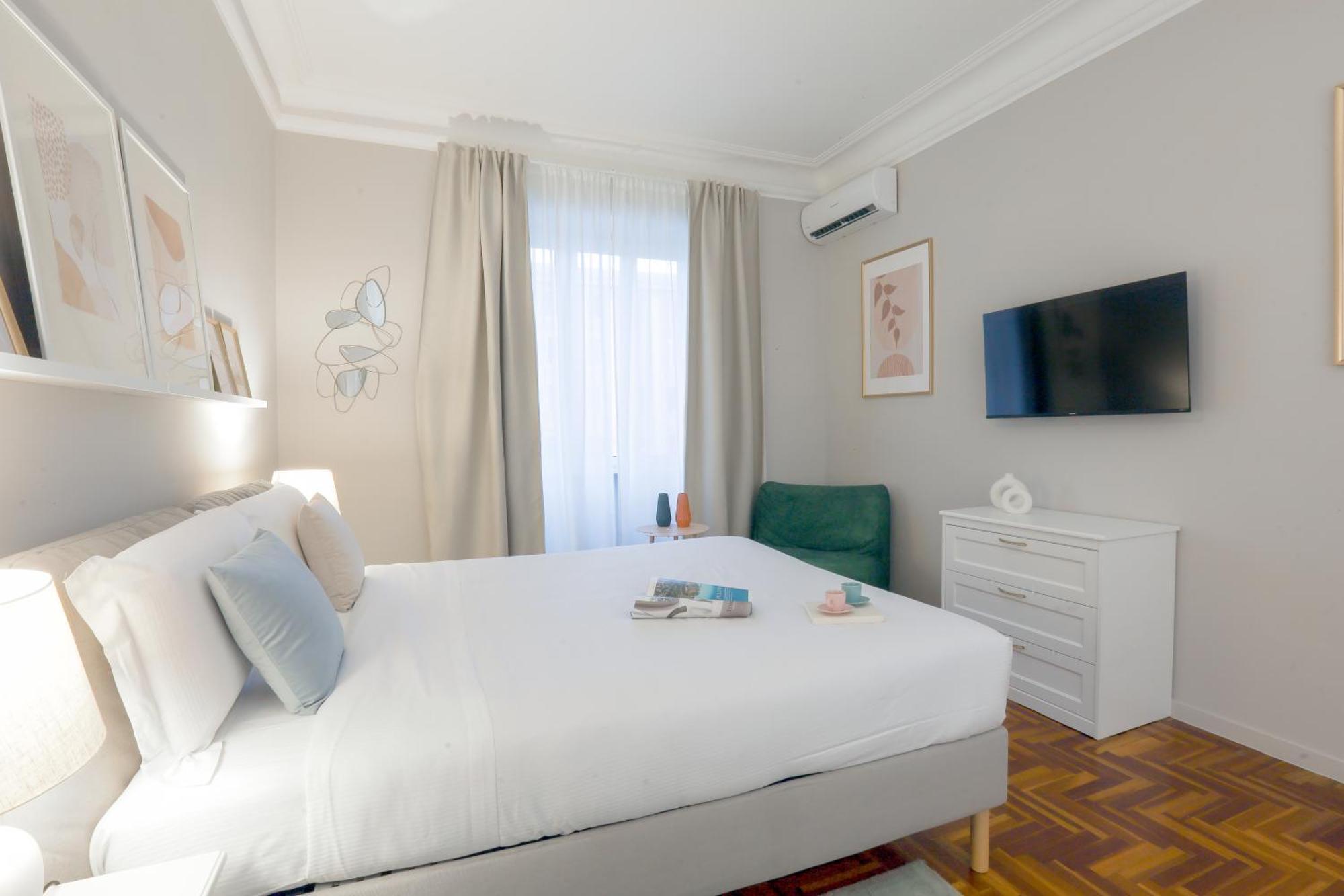 Piramide Deluxe Apartment *