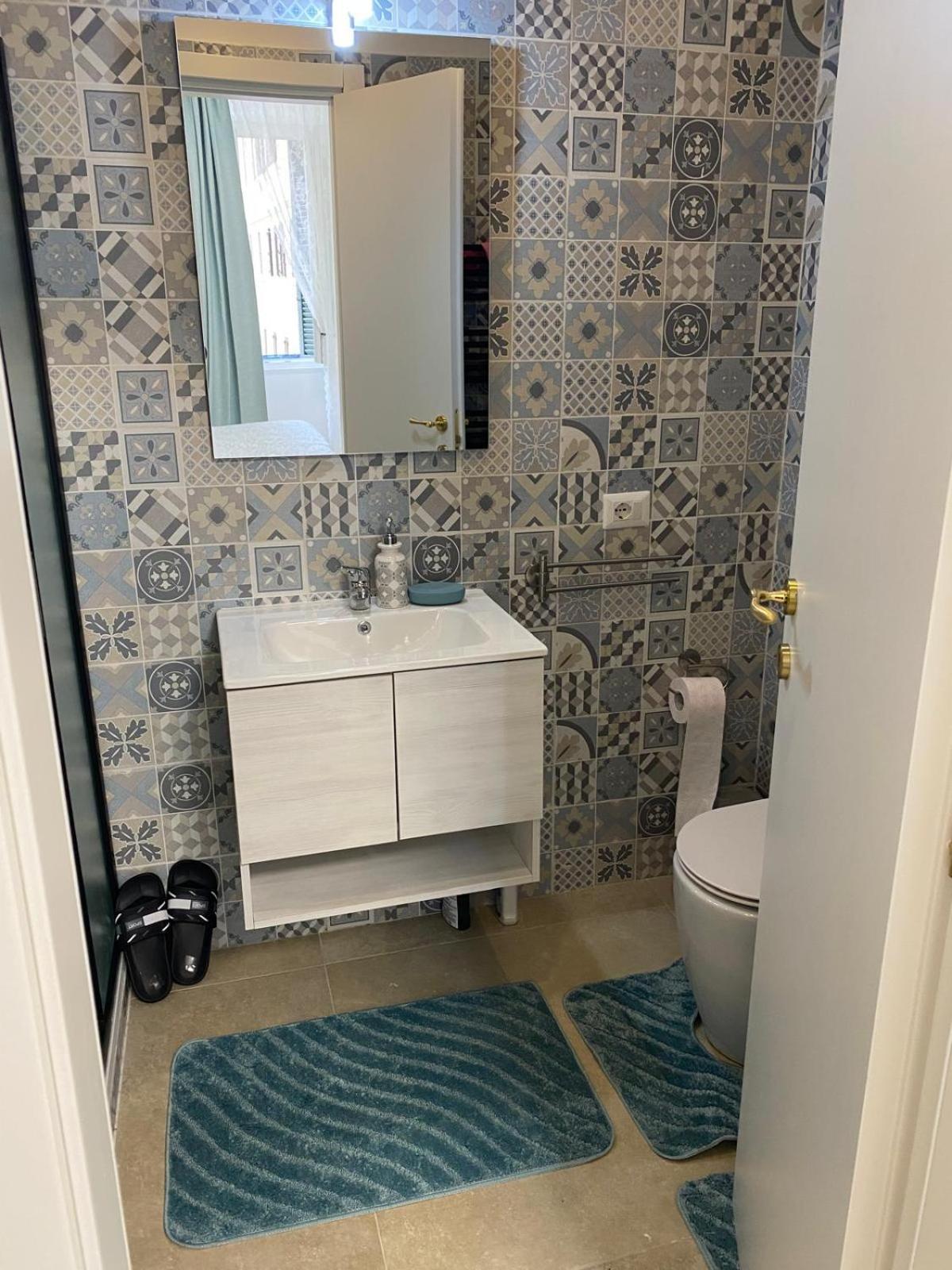 Guest house Youroominrome *