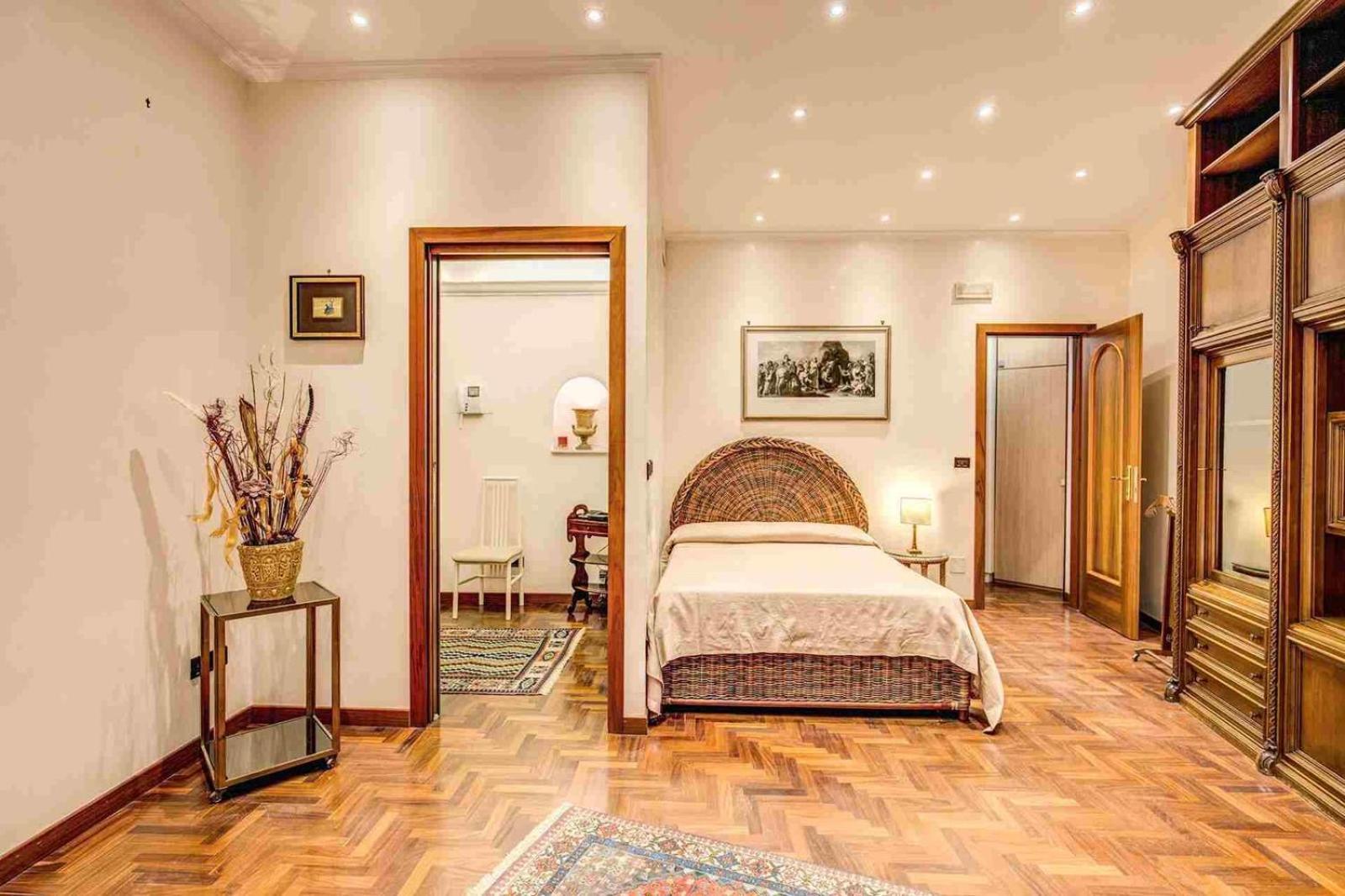 Feffyhouse * Rome