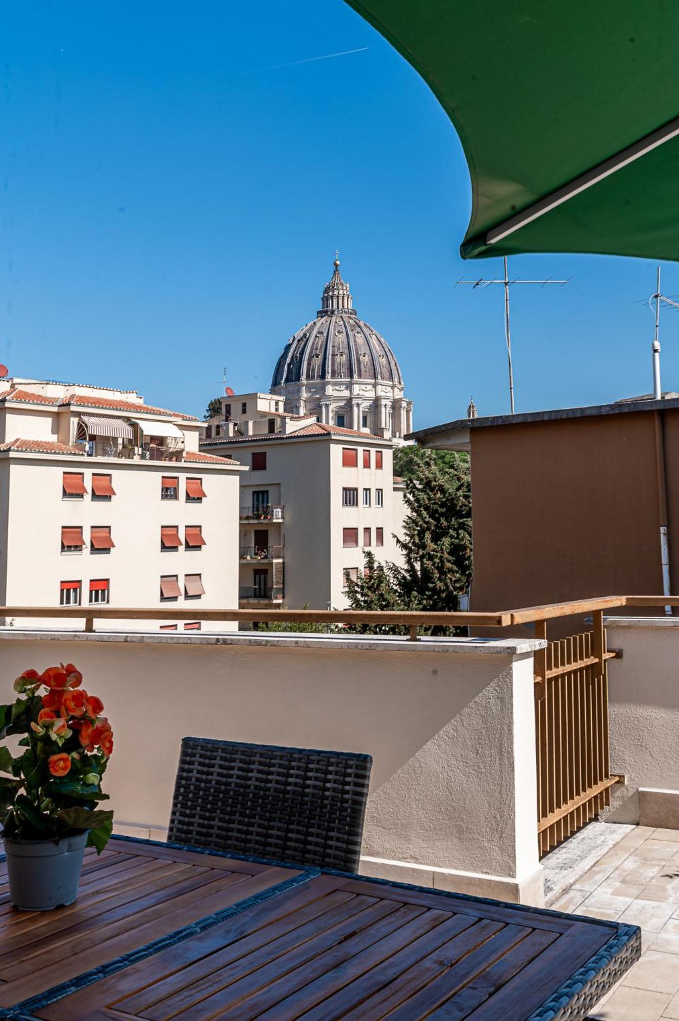 Apartment Consoli Penthouse - Terrace With A View On Saint Peter's *