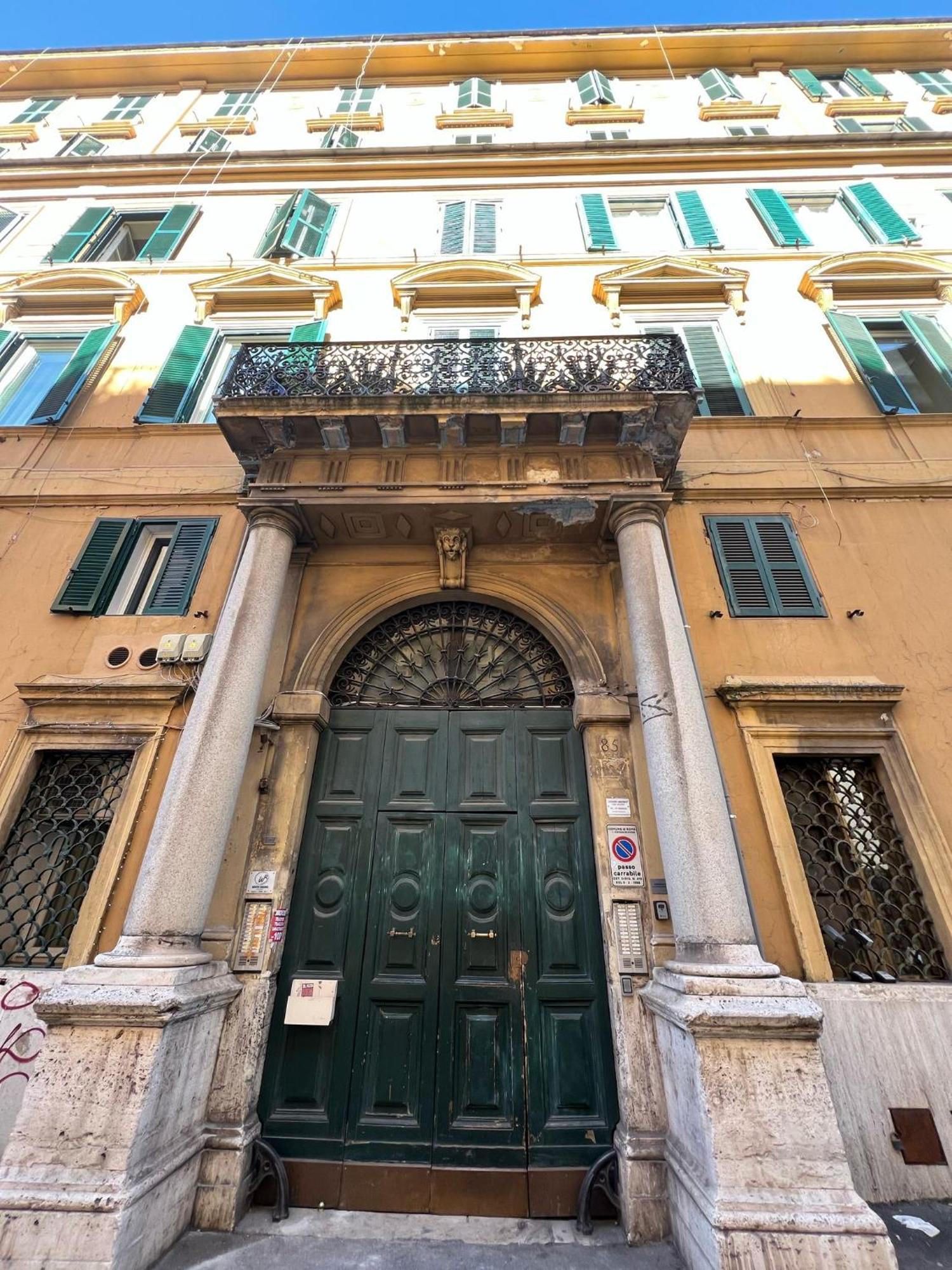 - Laterano 85 * Rome