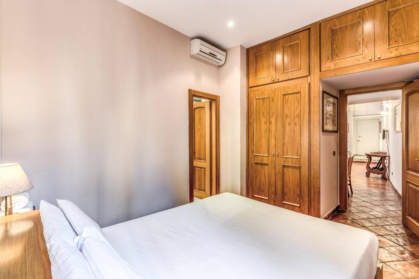 Cozy Flat In Trevi Fountain Rome