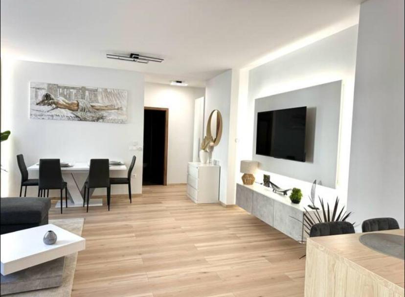 Via Milano Apartment Rome