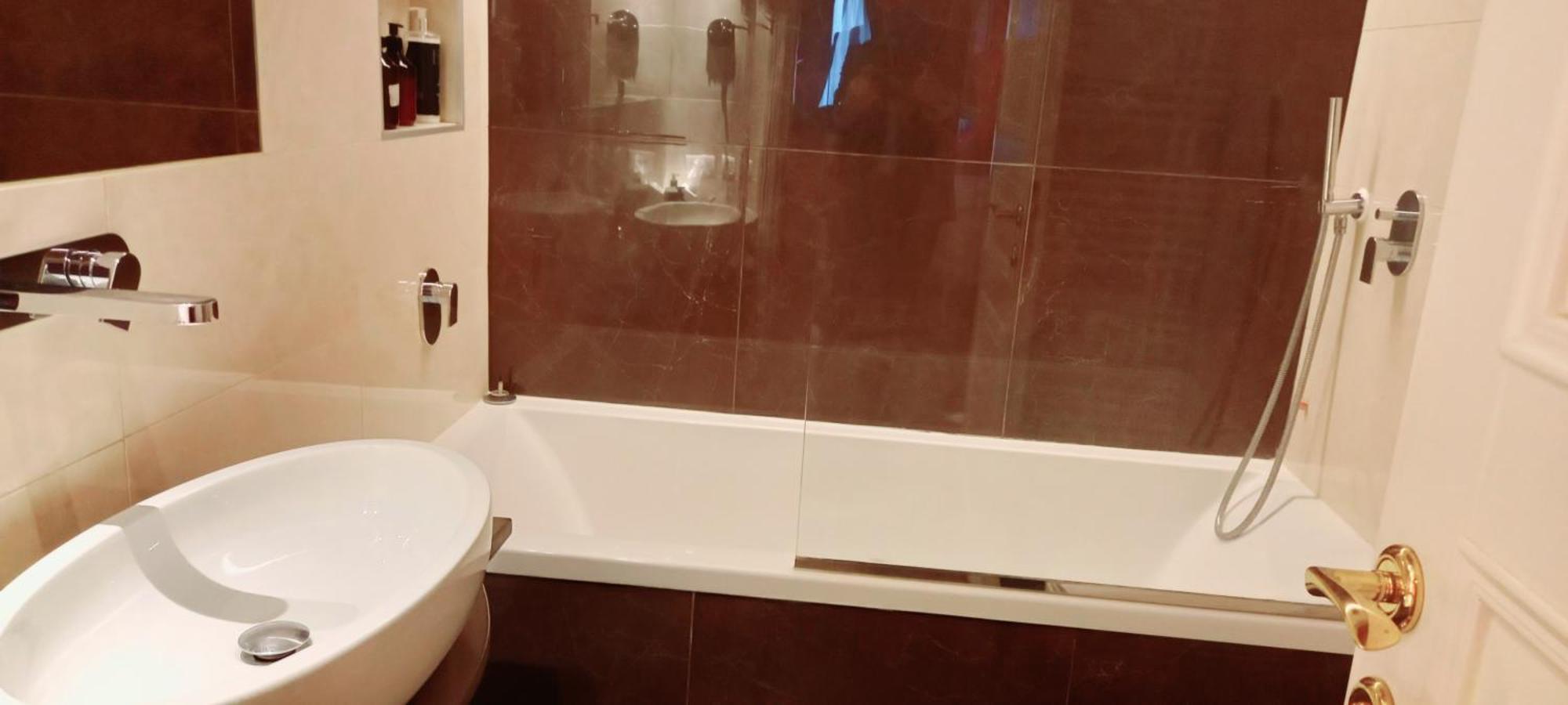 Palazzo Caruso 4* Rome