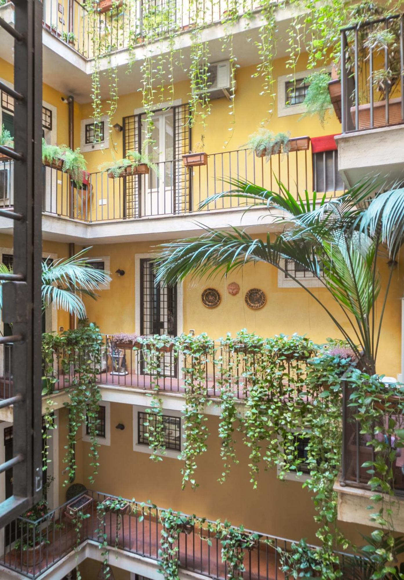 Colosseum Monti Large Flat Appartement Rome