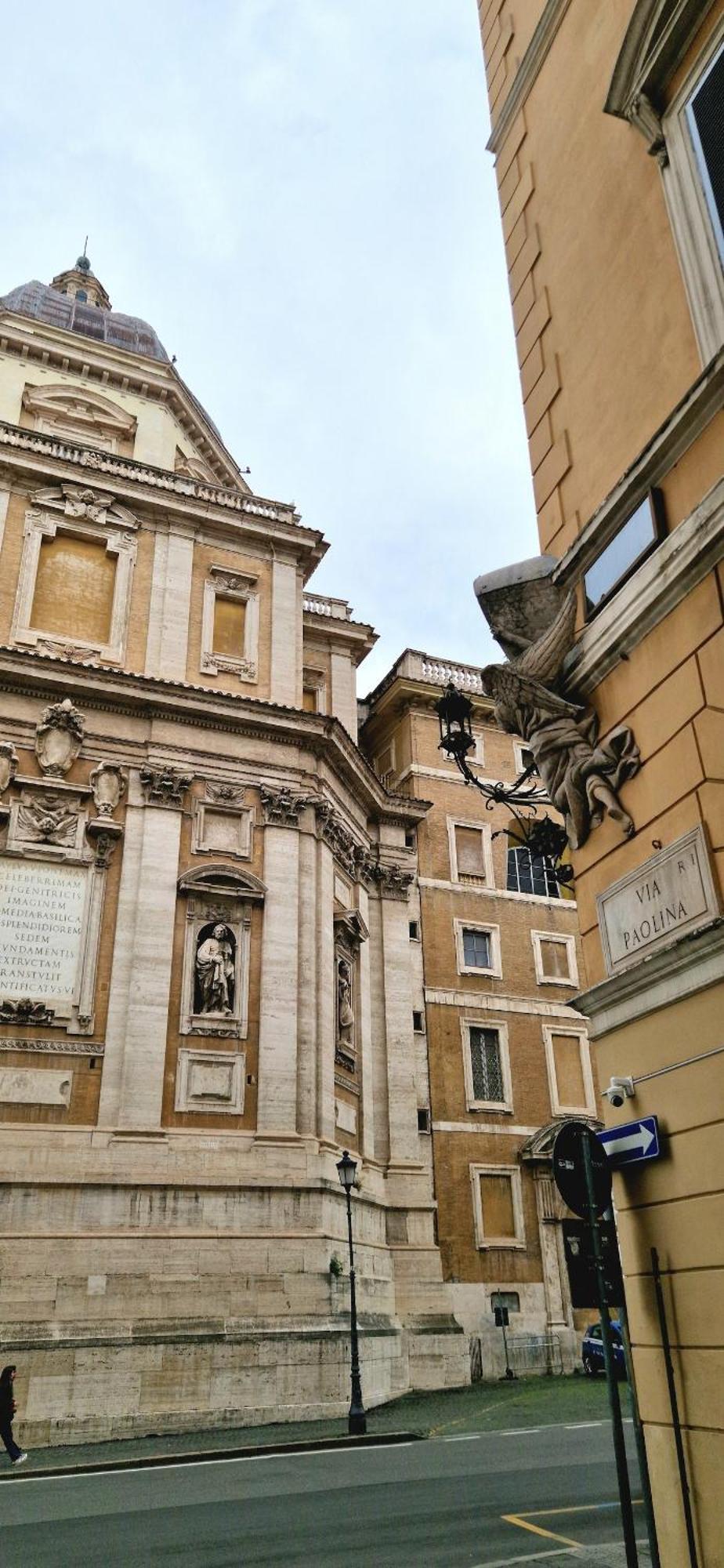 Elegant Colosseo *
