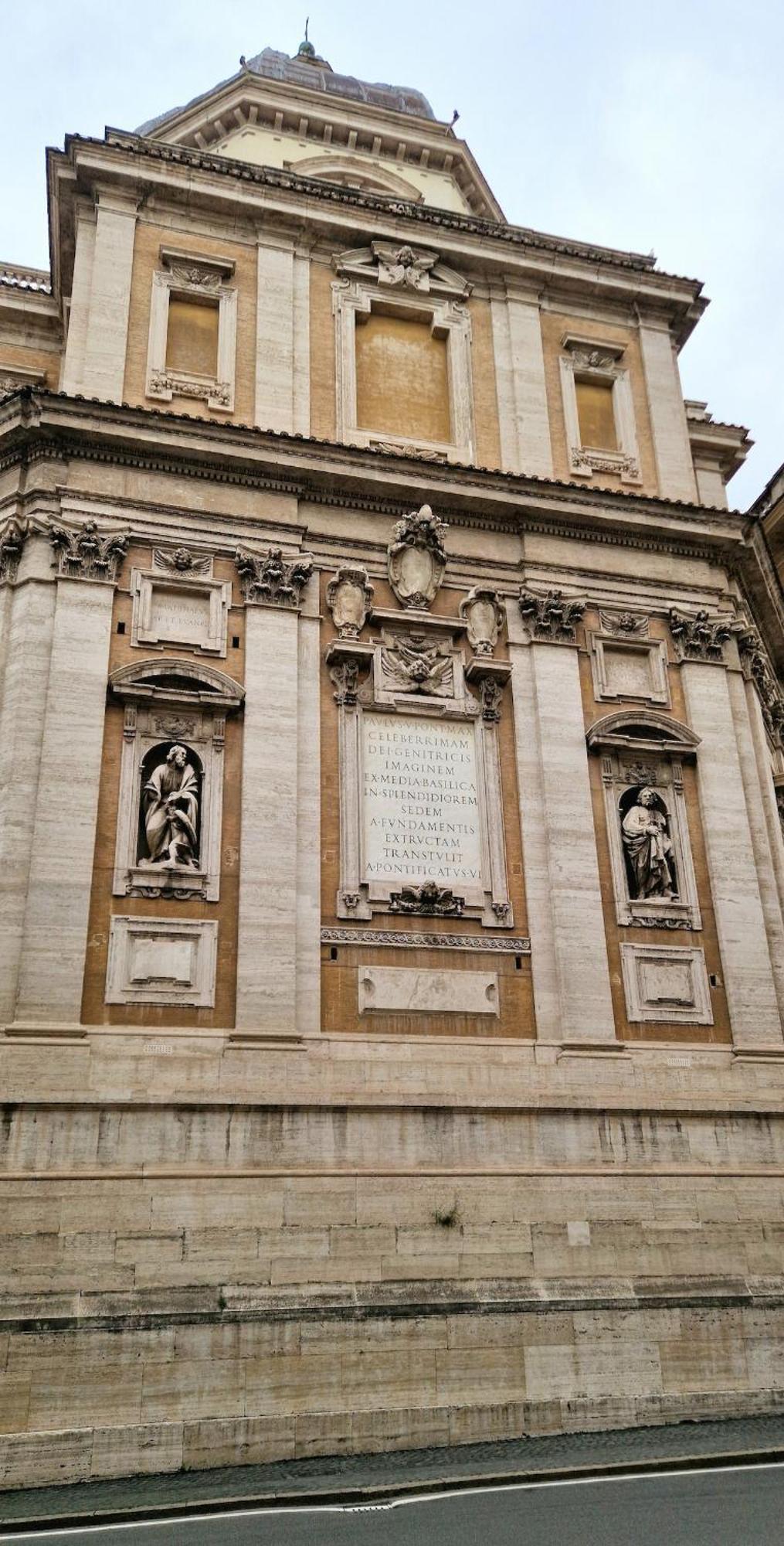 Elegant Colosseo Rome