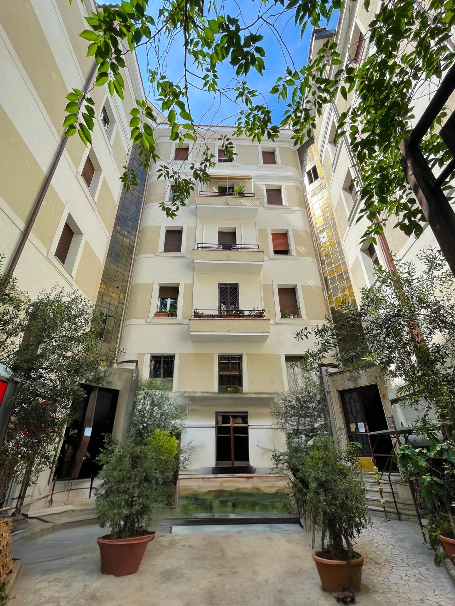Domus Iulia, Trastevere Rome