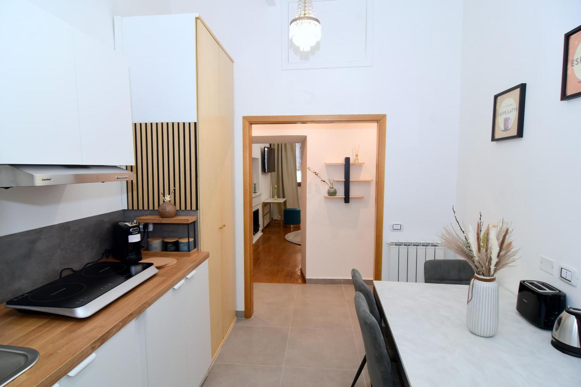 Elegant Colosseo Apartment