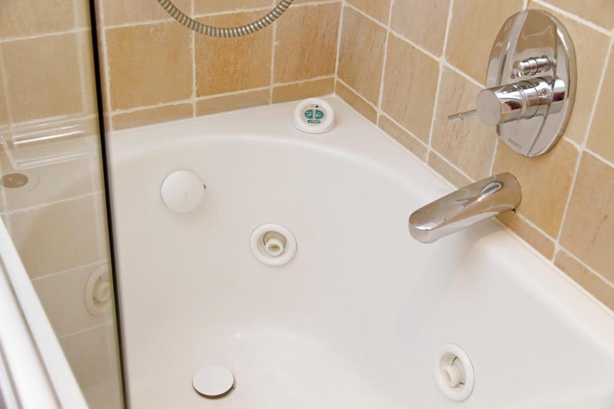 Apartment Residenza Belvedere Luxuryaparment-pool&balcony-jacuzzi-aircond-wifi *