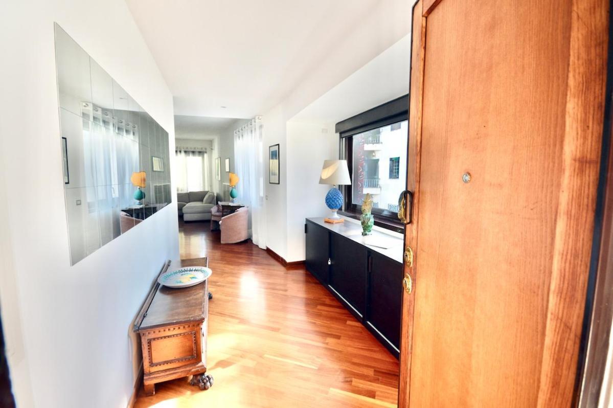 Residenza Belvedere Luxuryaparment-pool&balcony-jacuzzi-aircond-wifi Rome
