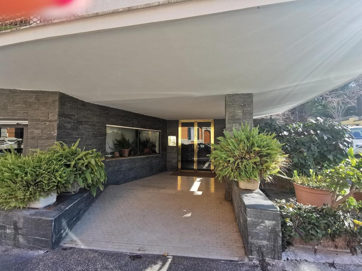 Apartment Residenza Belvedere Luxuryaparment-pool&balcony-jacuzzi-aircond-wifi Rome