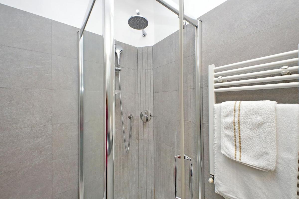 Residenza Belvedere Luxuryaparment-pool&balcony-jacuzzi-aircond-wifi * Rome