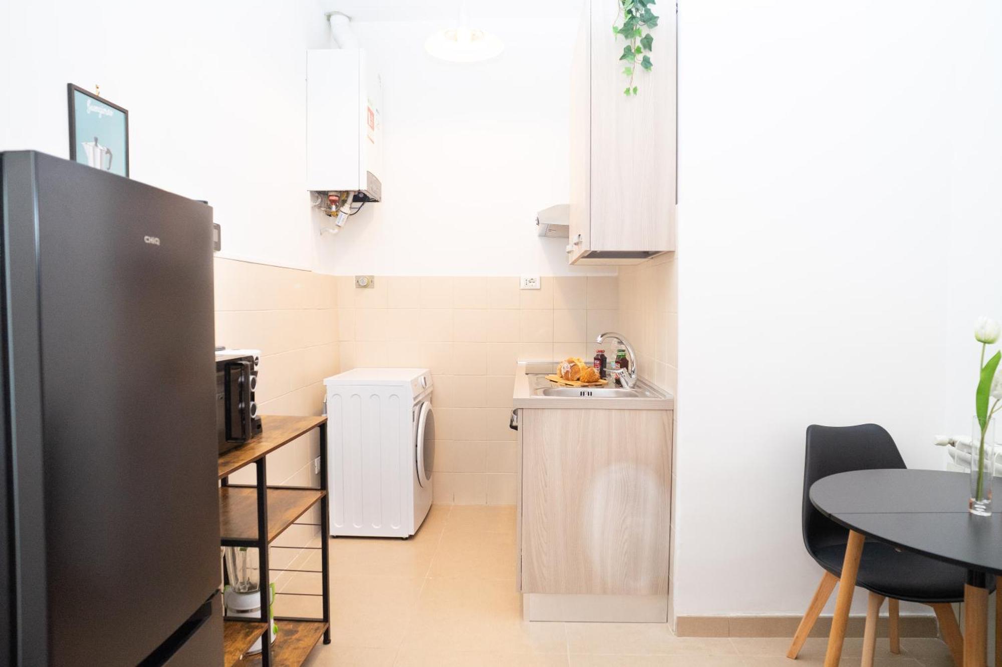 Apartment Modern Two-room For 2, 20 Minutes From Termini