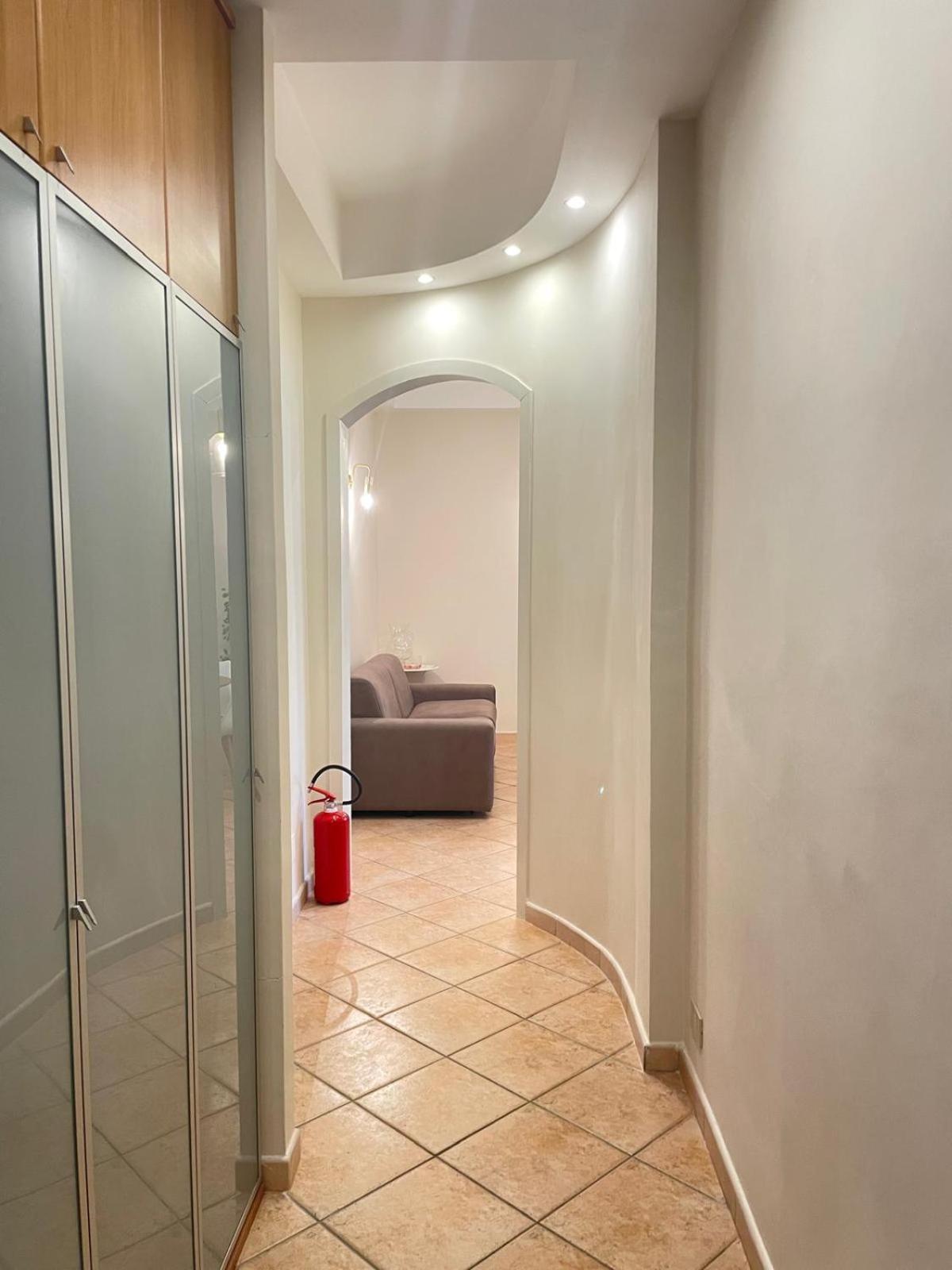 Elegance In Comfort And Style Apartment