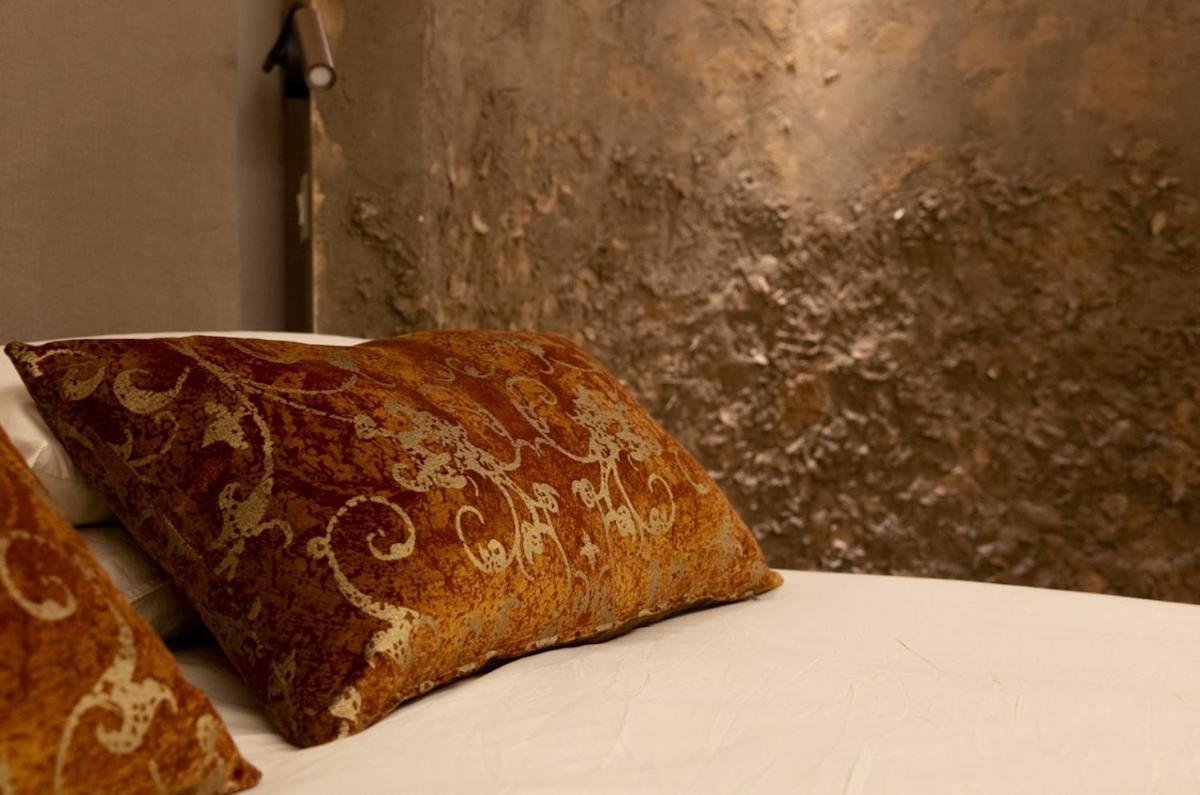 Apartment Sinopia Gallery - Sleep On Art Rome