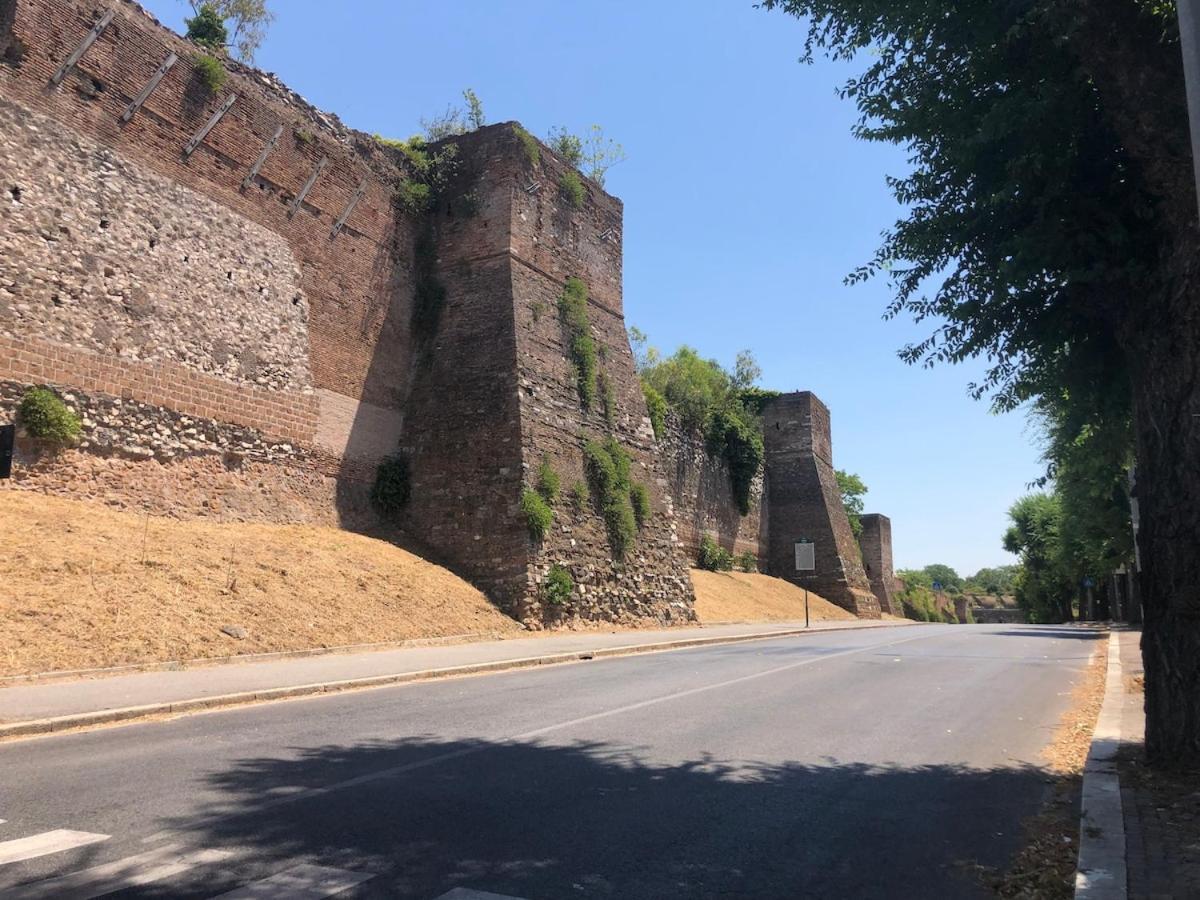 Wonderful Little Gem With A Large Private Terrace! Apartamento Roma