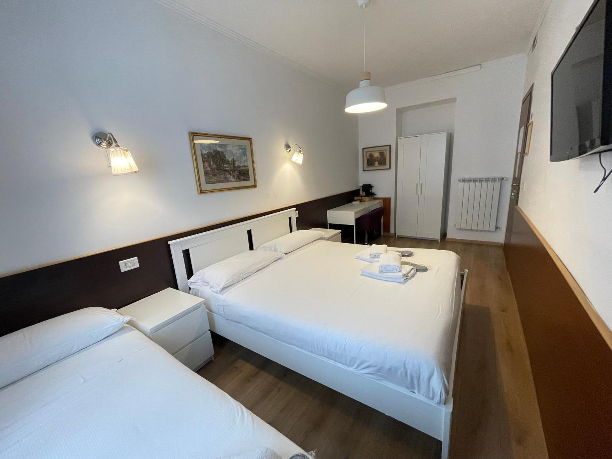 Gold House Guest house *