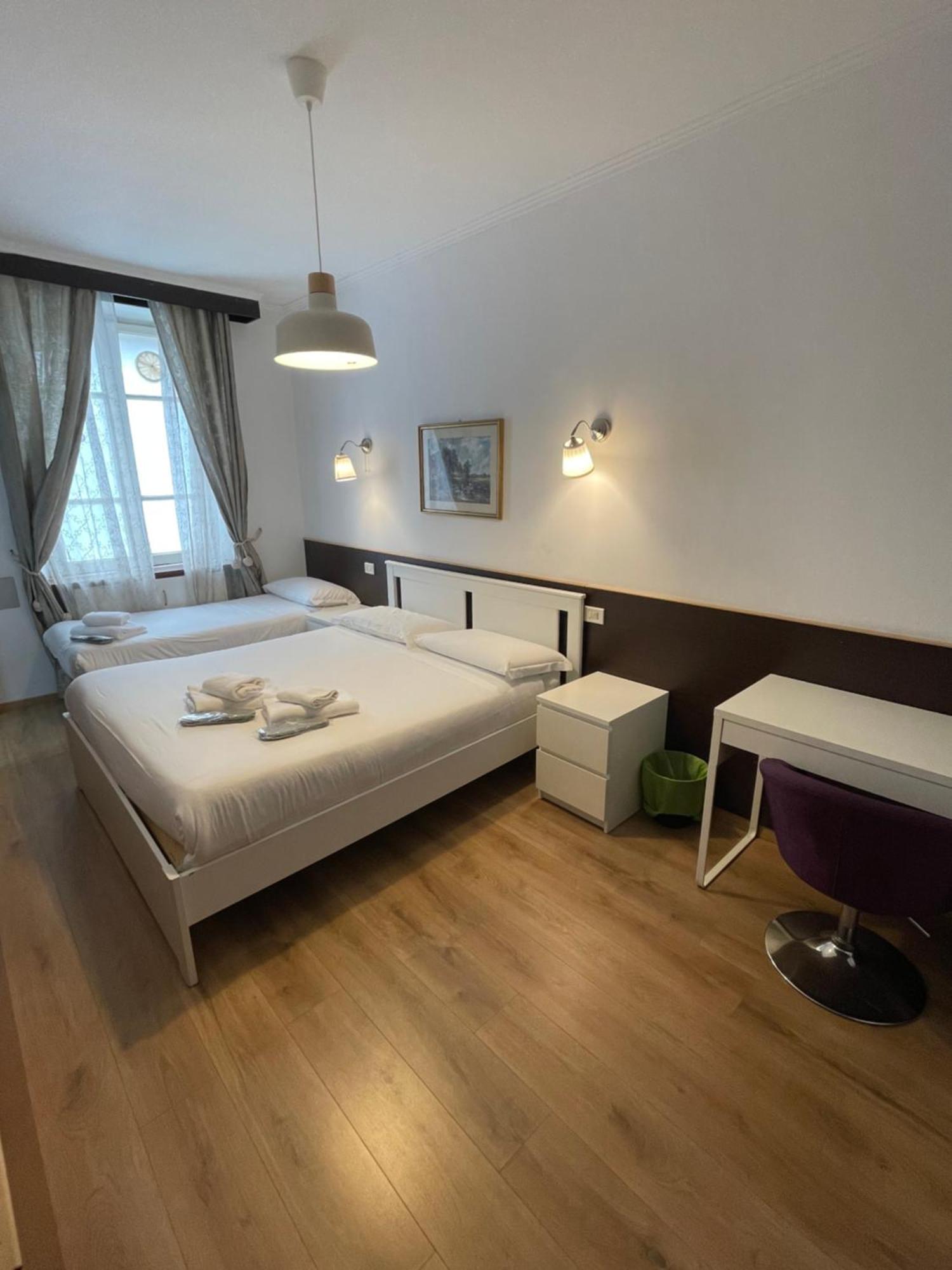 Gold House Guest house *