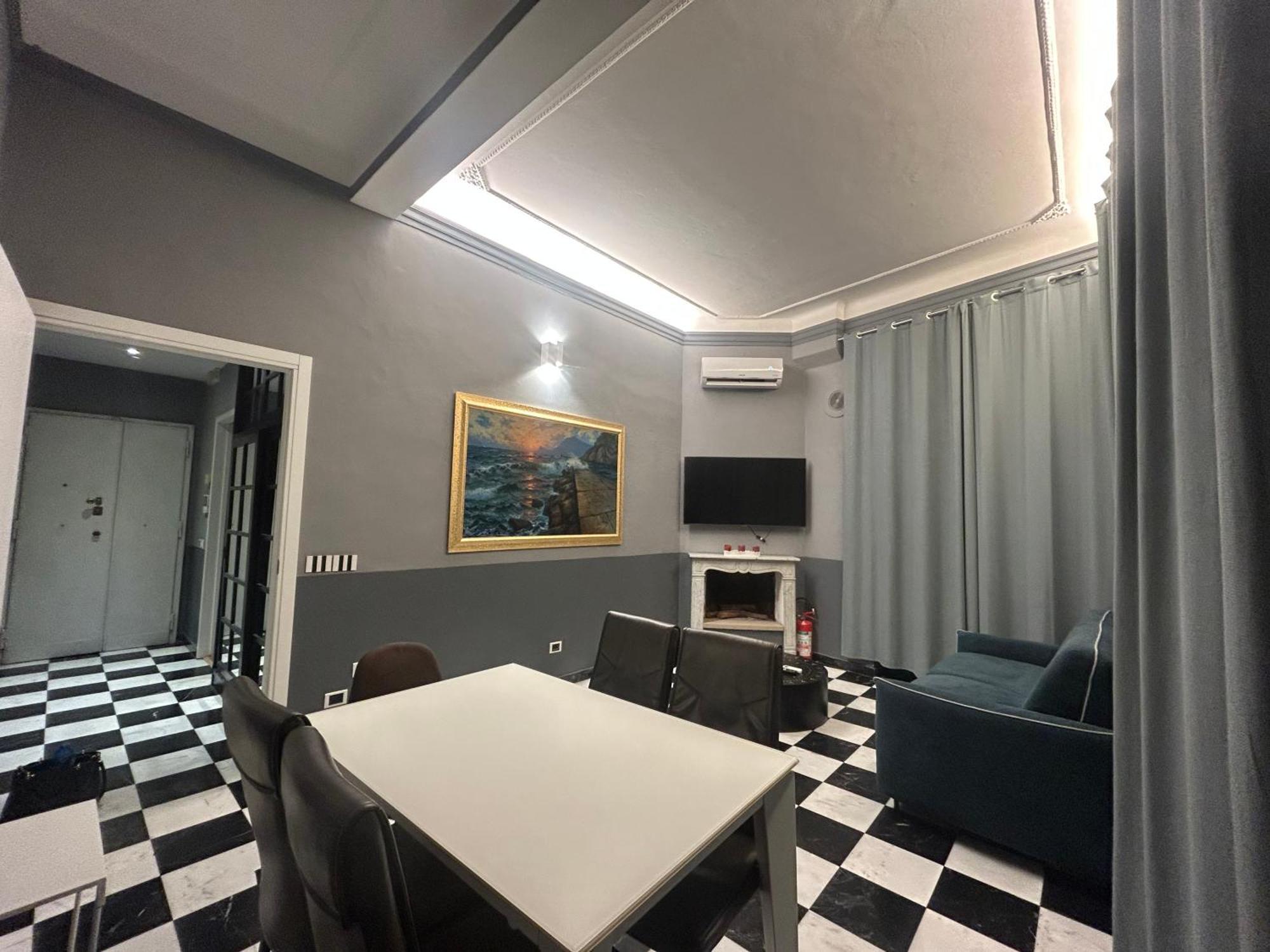 Esposizione Roof Apartment