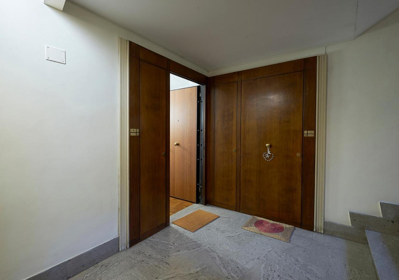 Crimson Apartment Rome