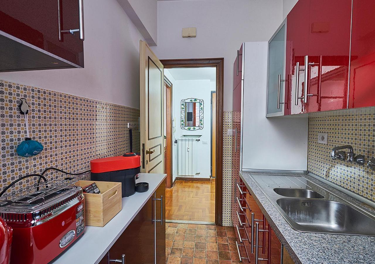 Crimson Apartment Rome