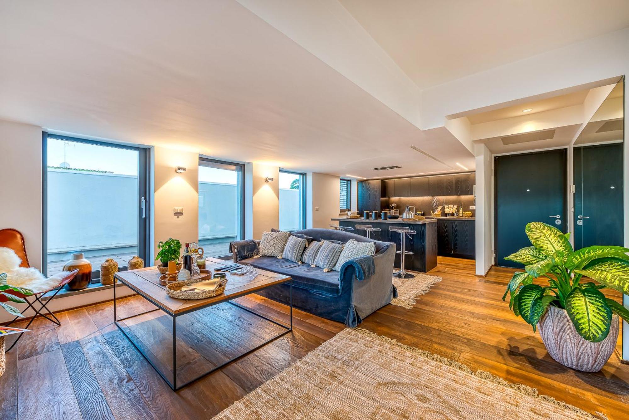 Skylife 360 Rooftop Penthouse