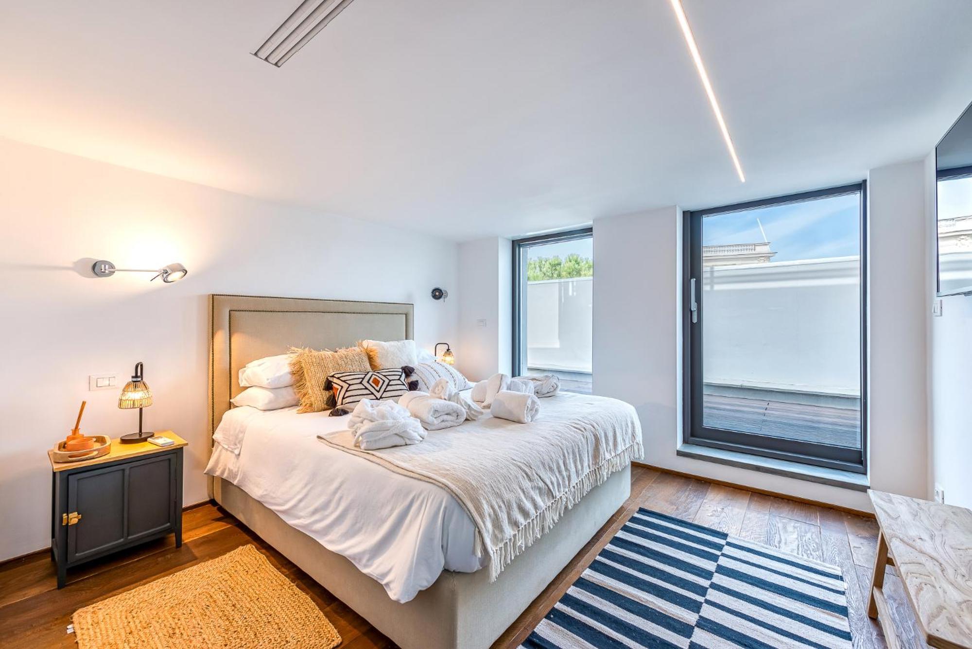 Skylife 360 Rooftop Penthouse