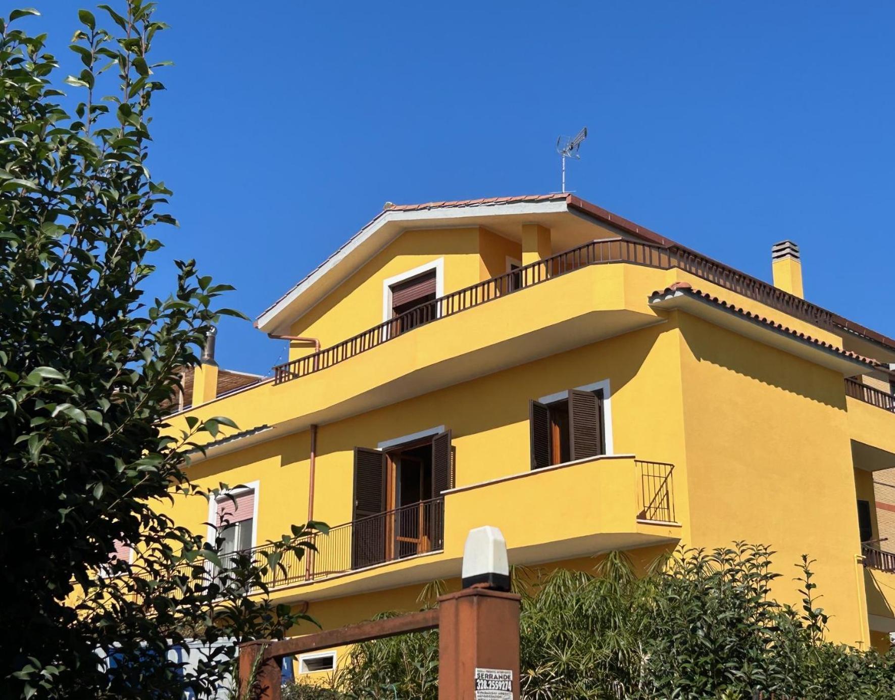 Apartment Grande Su Due Livelli Con Terrazza