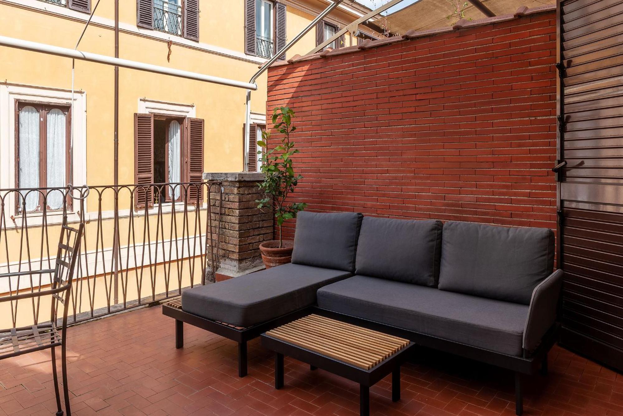 Appartamento Rasella 21 - Fromhometorome