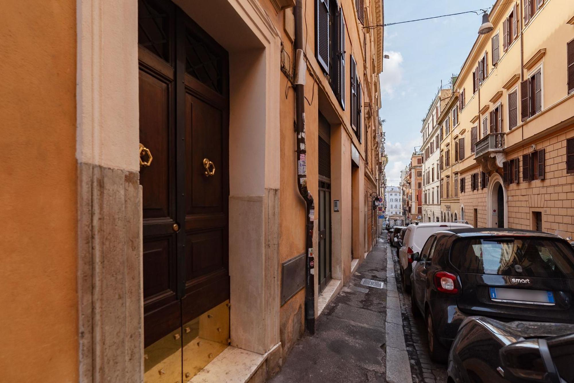 Appartamento Rasella 21 - Fromhometorome