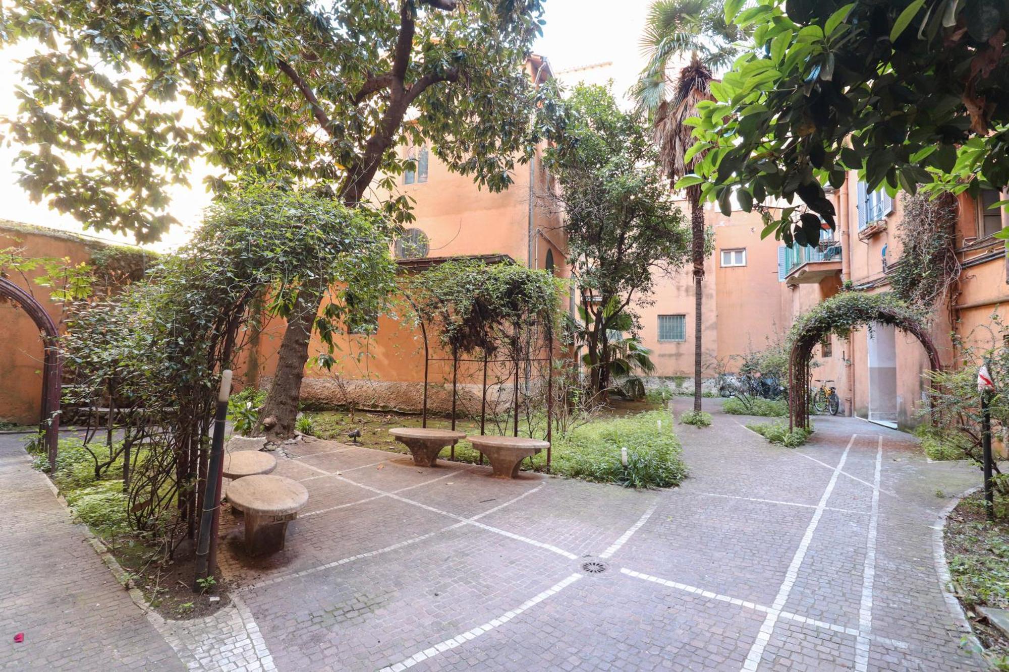 Lux San Pietro *