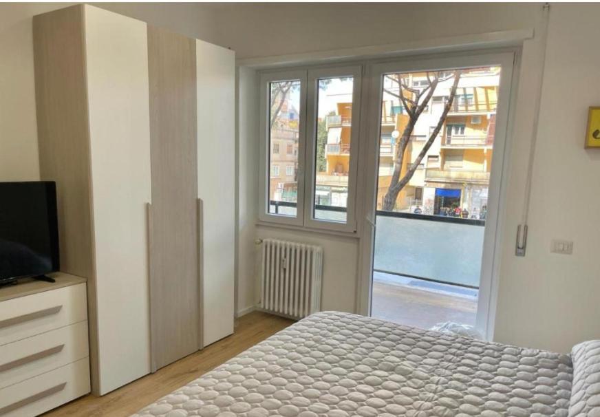 Pm 34 Viale Imperatore Guest House - 50 Mt From Metro San Paolo Apartamento *