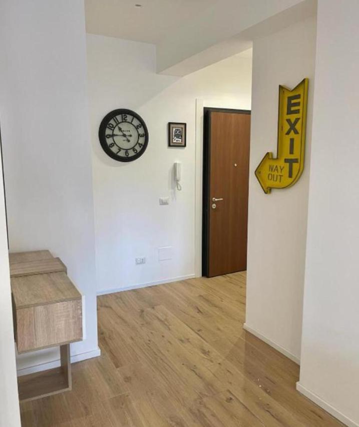 Pm 34 Viale Imperatore Guest House - 50 Mt From Metro San Paolo Appartement