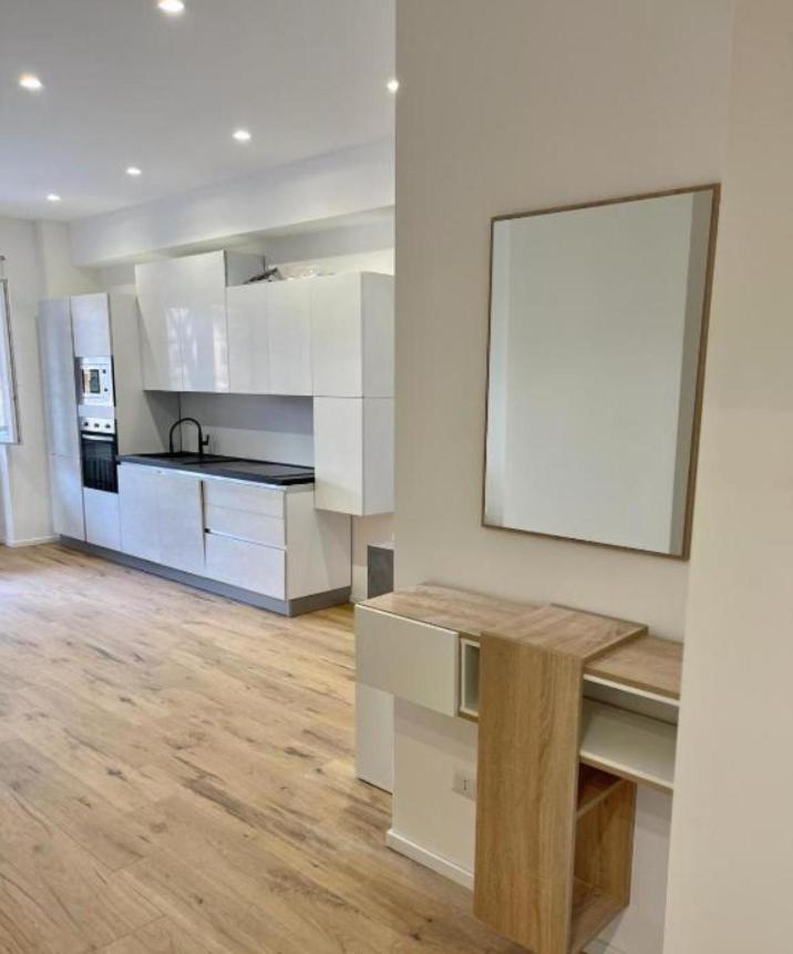 Pm 34 Viale Imperatore Guest House - 50 Mt From Metro San Paolo Appartement Rome