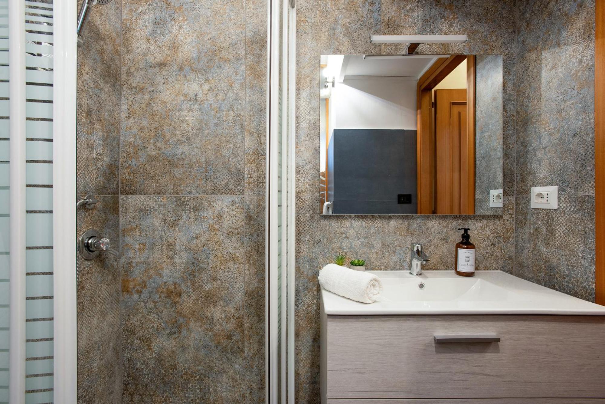 Elegant 1bdr Front The Subway Furio Camillo Appartement