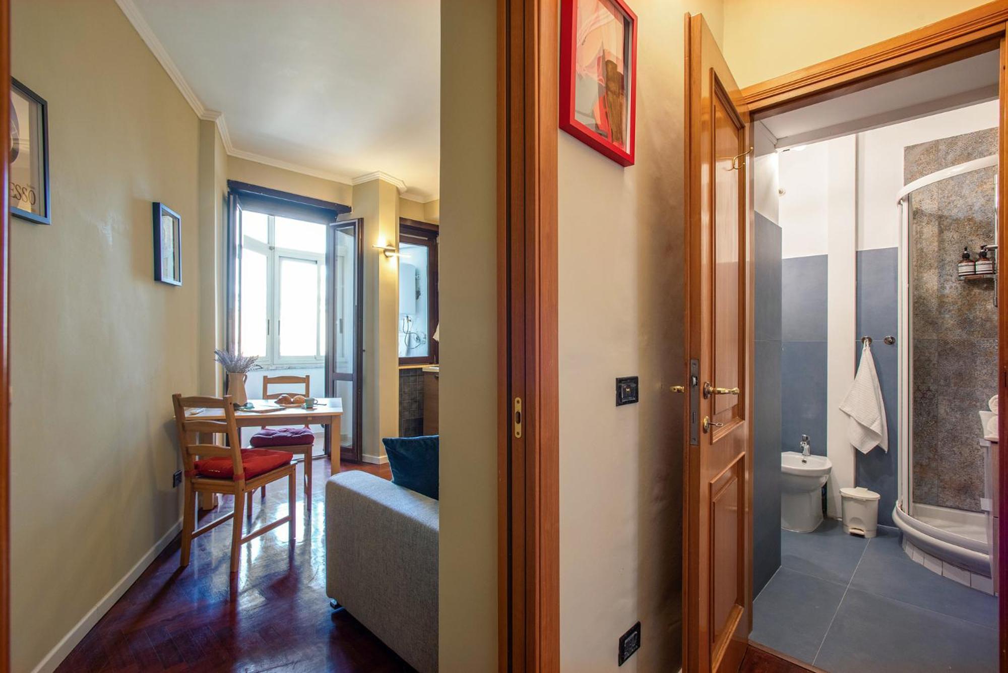 Elegant 1bdr Front The Subway Furio Camillo Appartement