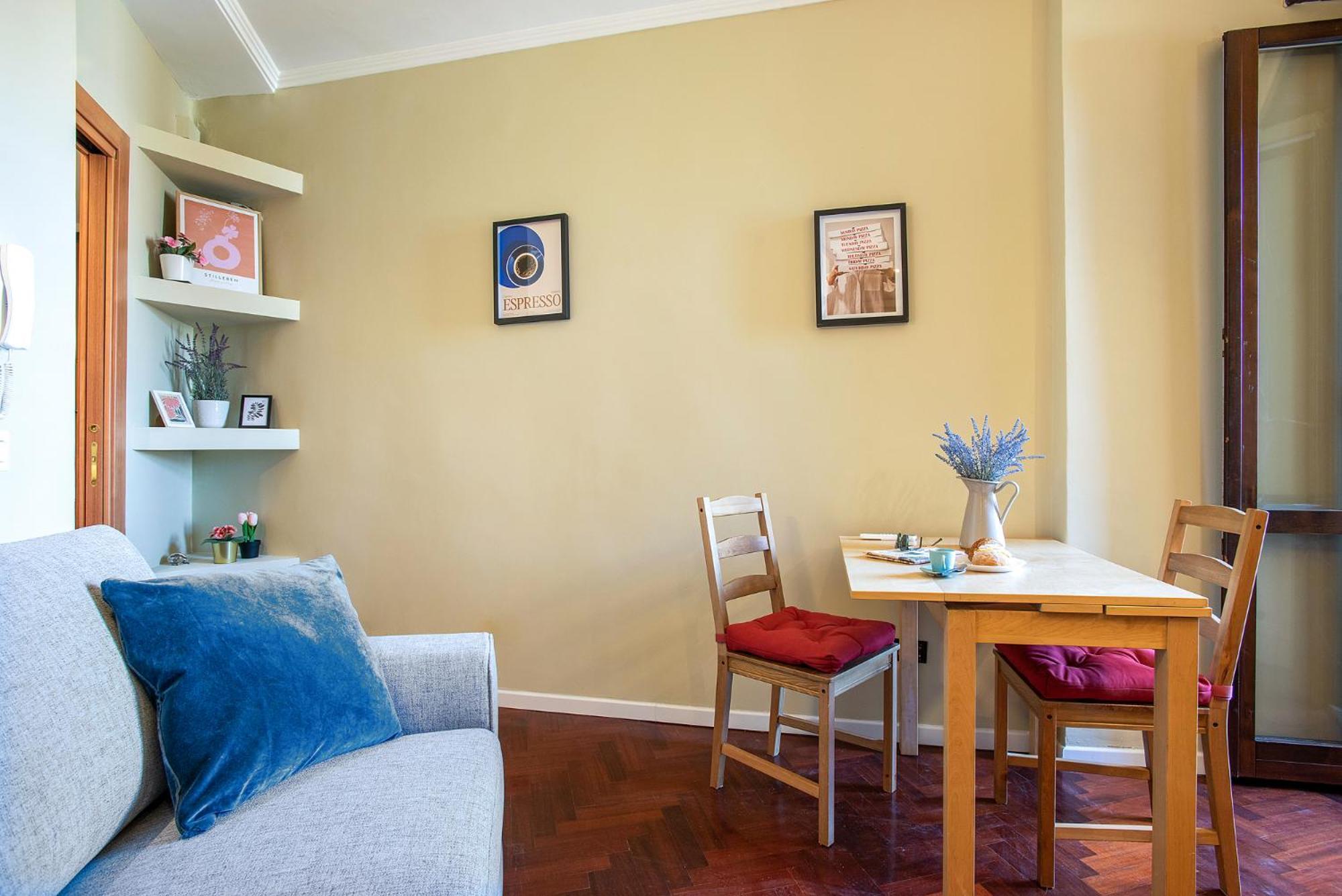 Appartement Elegant 1bdr Front The Subway Furio Camillo Rome