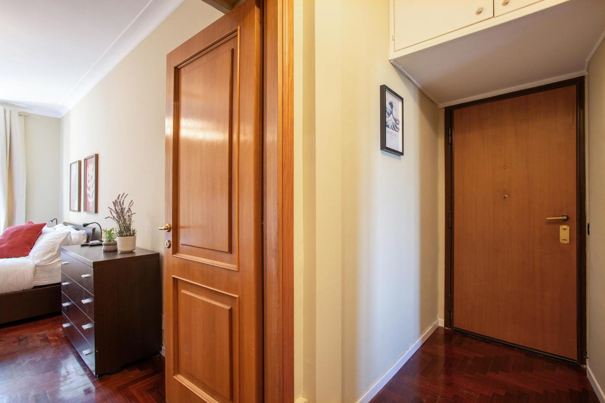 Appartement Elegant 1bdr Front The Subway Furio Camillo *