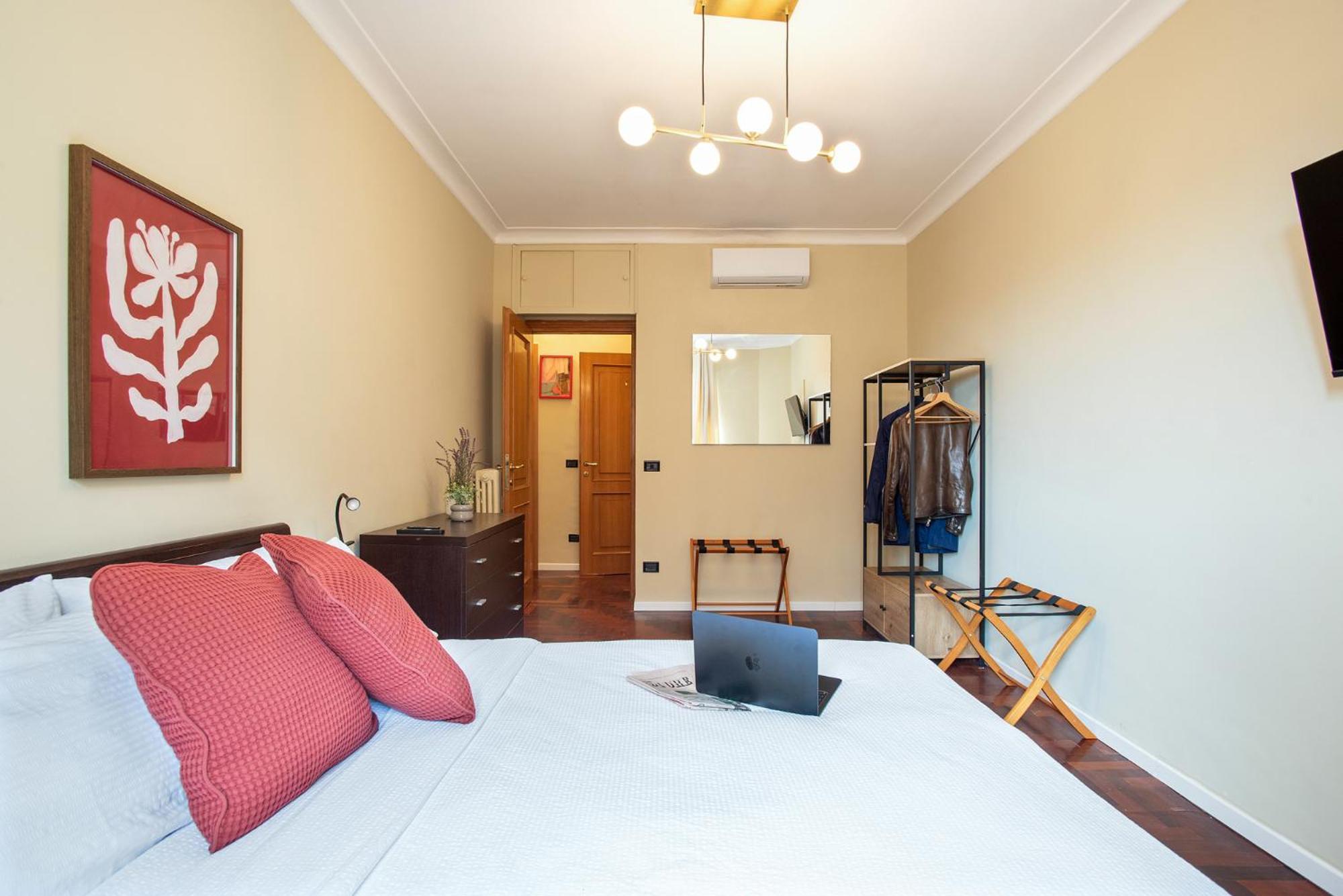 Elegant 1bdr Front The Subway Furio Camillo