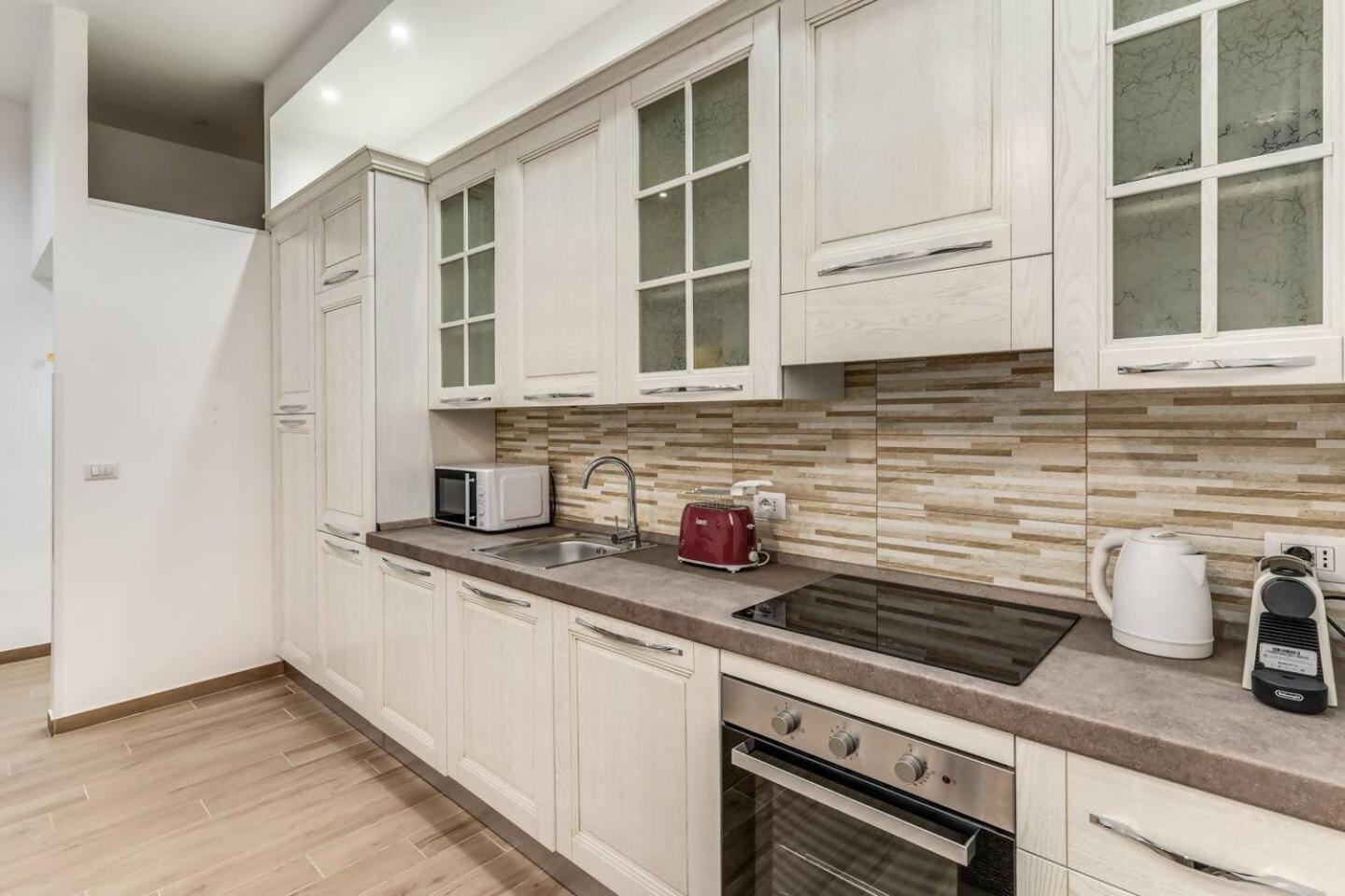 New Flat In Front Stpeter Square