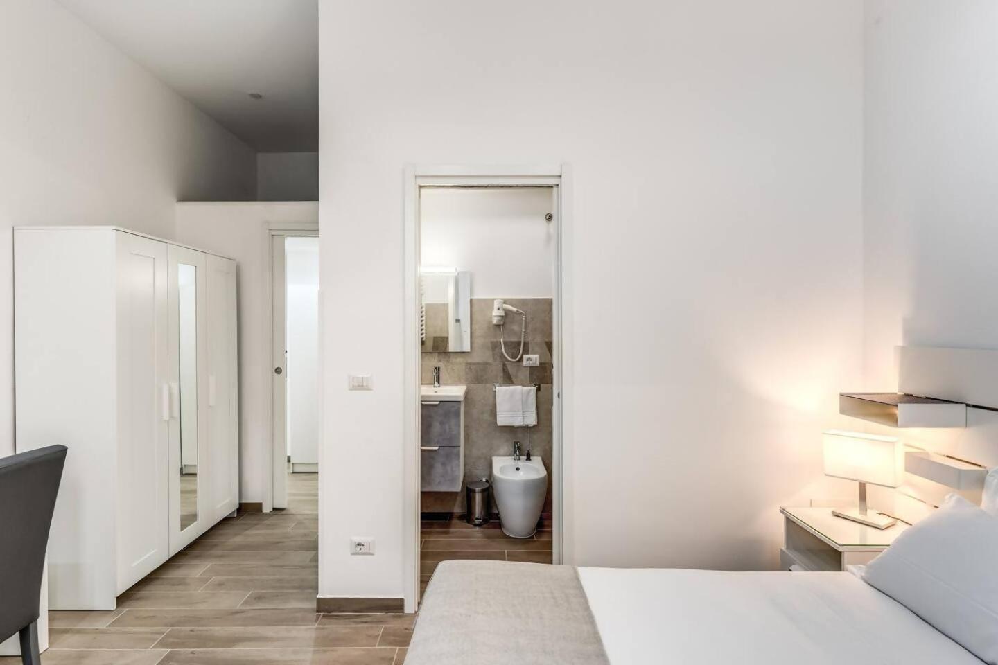 New Flat In Front Stpeter Square Apartment