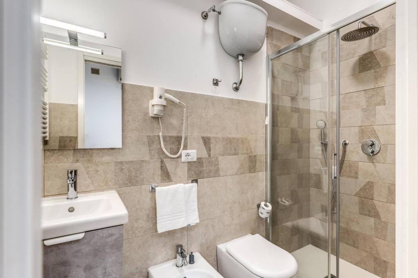 New Flat In Front Stpeter Square *