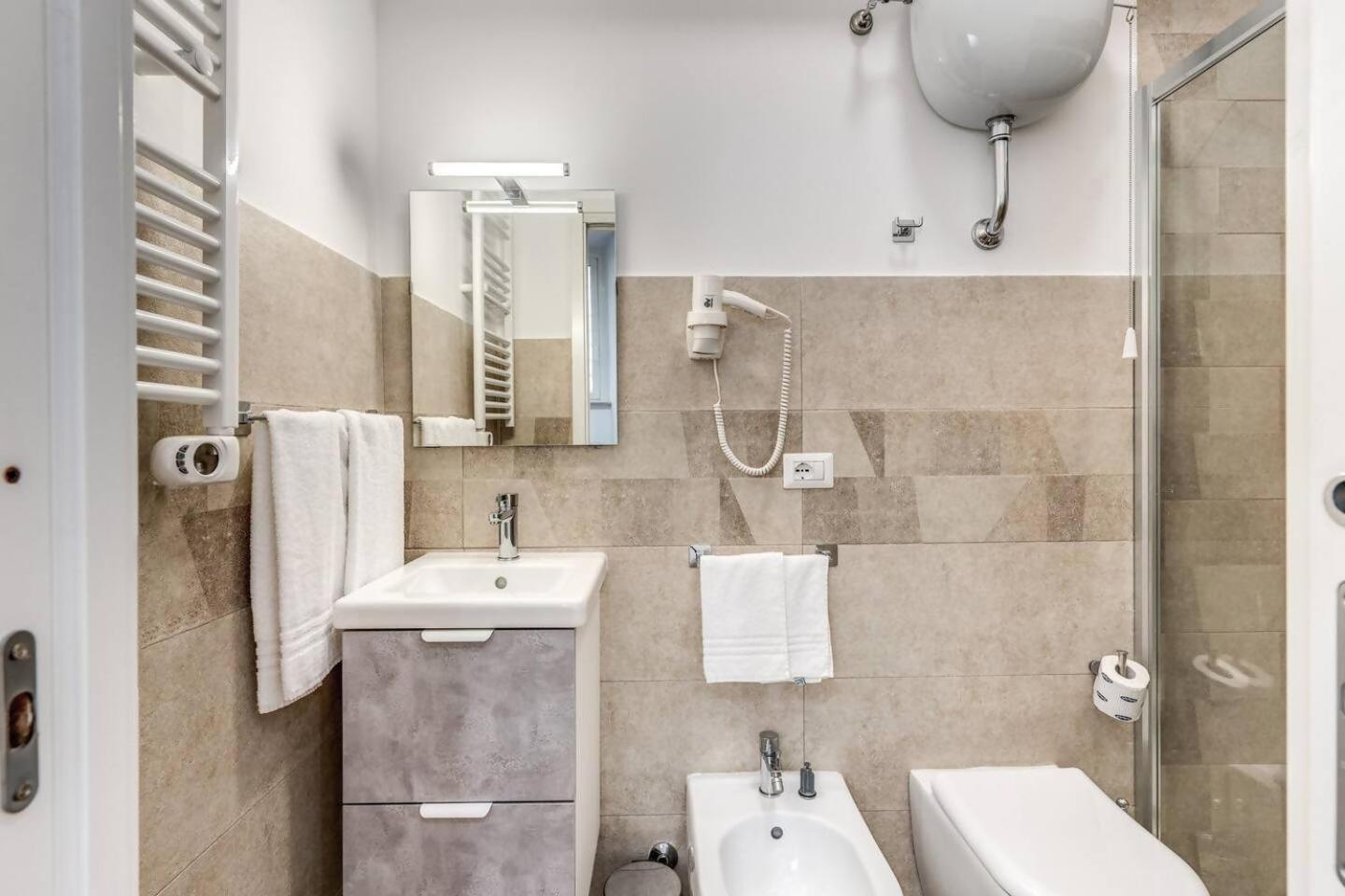 New Flat In Front Stpeter Square